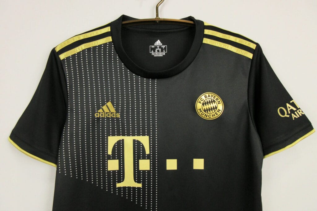 Bayern Munich 21/22 Away – Fan Version