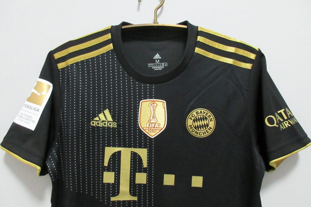 Bayern Munich 21/22 Away – Fan Version