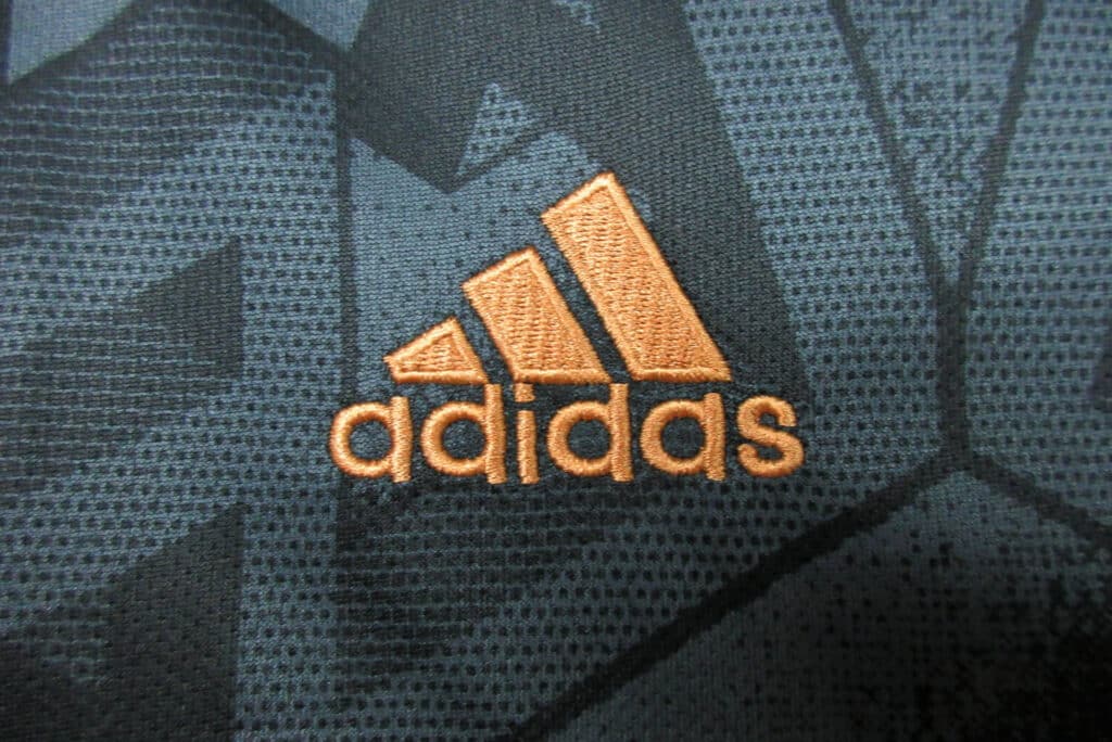 Arsenal 22/23 Away Kit – Fan Version