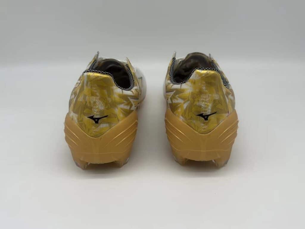 Mizuno Alpha ‘Prism Gold’ Pack