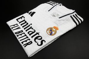 Real Madrid 24/25 Home Kit  - Player version