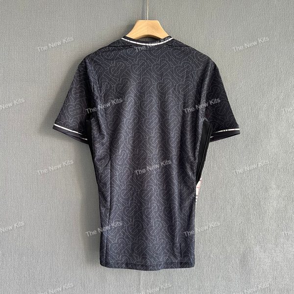 England x Burberry Player Version (7) England x Burberry Player Version (7)