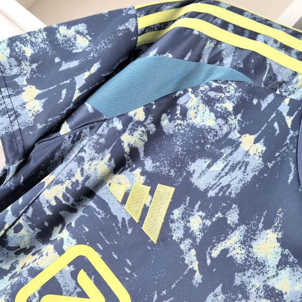 c3f2084e (1) c3f2084e (1)