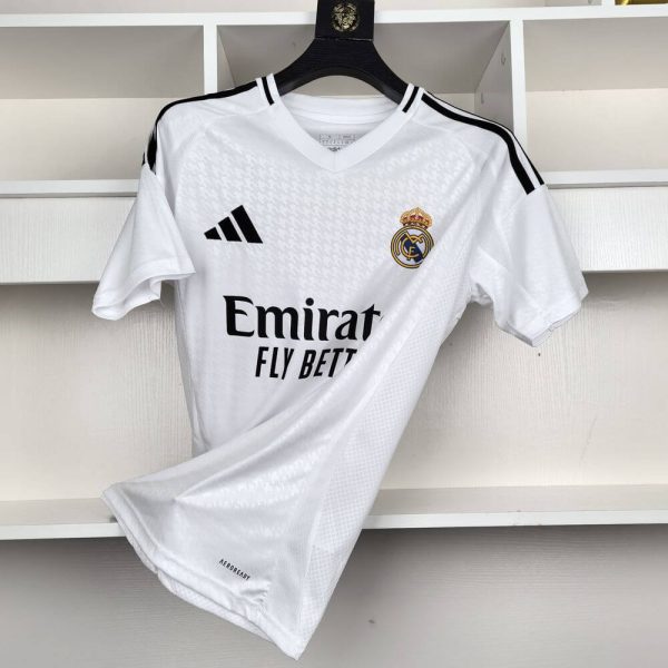 105a2a35 real madrid 24/25 kit