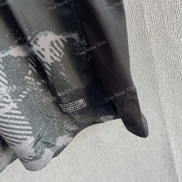 Chelsea Third (5) Chelsea Third (5)