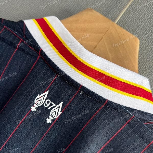 Liverpool Concept Black Player Version (6) Liverpool Concept Black Player Version (6)