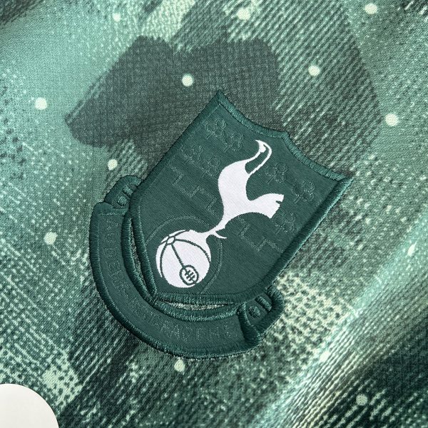 Tottenham Hotspur Third (2) Tottenham Hotspur Third (2)