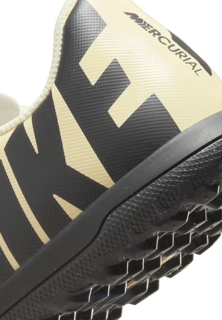Nike Air Zoom Mercurial Vapor XV – Kids football boots
