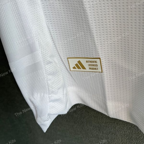 Aston Villa Away Player Version (5) Aston Villa Away Player Version (5)