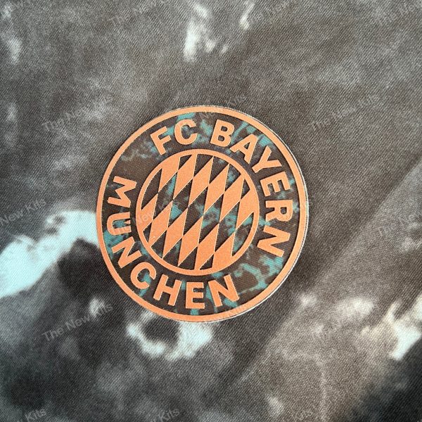 Bayern Munich Away (2) Bayern Munich Away (2)