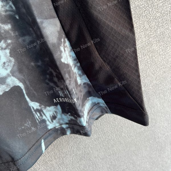 Bayern Munich Away (5) Bayern Munich Away (5)