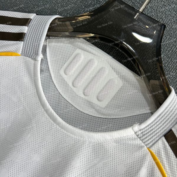 25-26 Real Madrid Home Player Version (3) 25-26 Real Madrid Home Player Version (3)