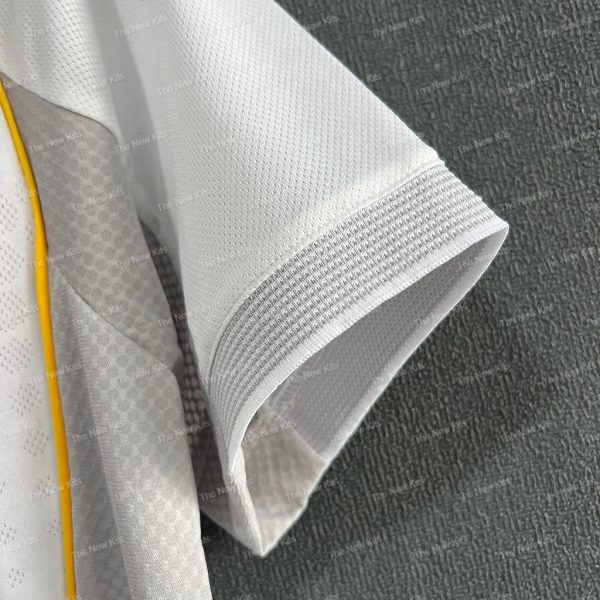 25-26 Real Madrid Home Player Version (4) 25-26 Real Madrid Home Player Version (4)