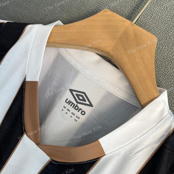 Santos Away (3) Santos Away (3)