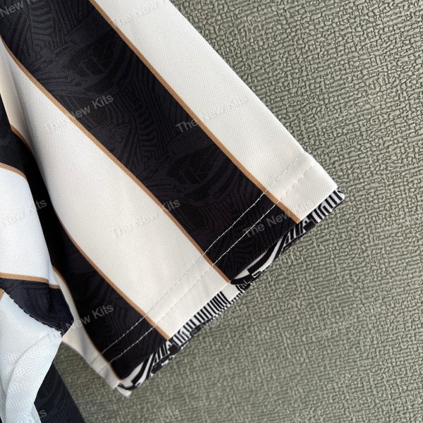 Santos Away (4) Santos Away (4)