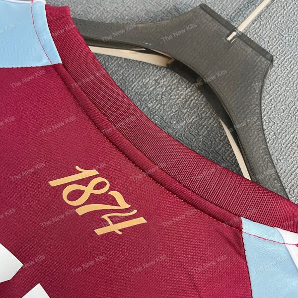 Aston Villa Home (6) Aston Villa Home (6)