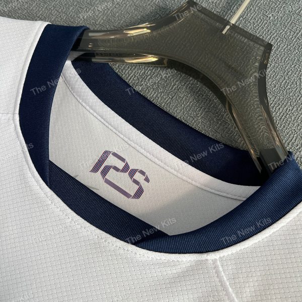 Barcelona Coldplay White (3) Barcelona Coldplay White (3)