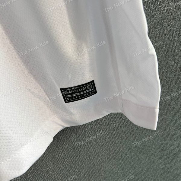 Barcelona Coldplay White (5) Barcelona Coldplay White (5)