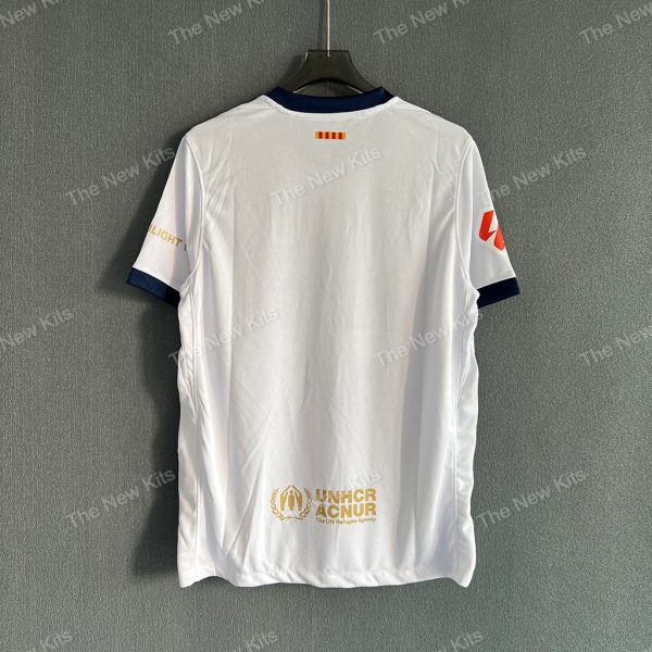 Barcelona Coldplay White (7) Barcelona Coldplay White (7)