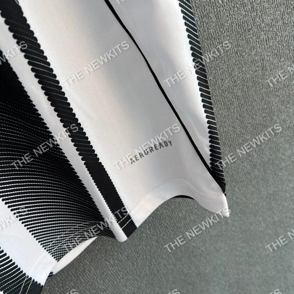 Juventus Home (5) Juventus Home (5)