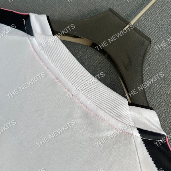 Juventus Home (6) Juventus Home (6)