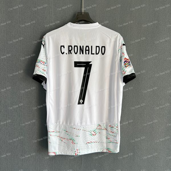 Portugal Away (7) Portugal Away (7)