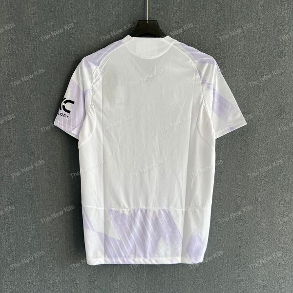 Man Utd Away Player Version (7) Man Utd Away Player Version (7)