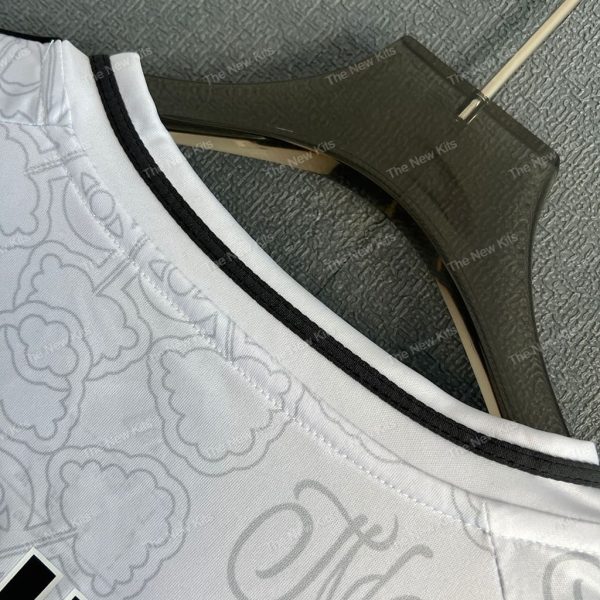 Nottingham Forest Away (6) Nottingham Forest Away (6)