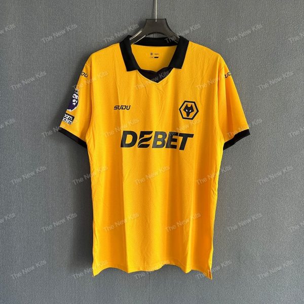 Wolverhampton Wanderers Home (1)