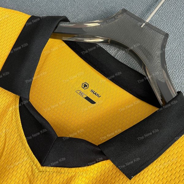 Wolverhampton Wanderers Home (3) Wolverhampton Wanderers Home (3)