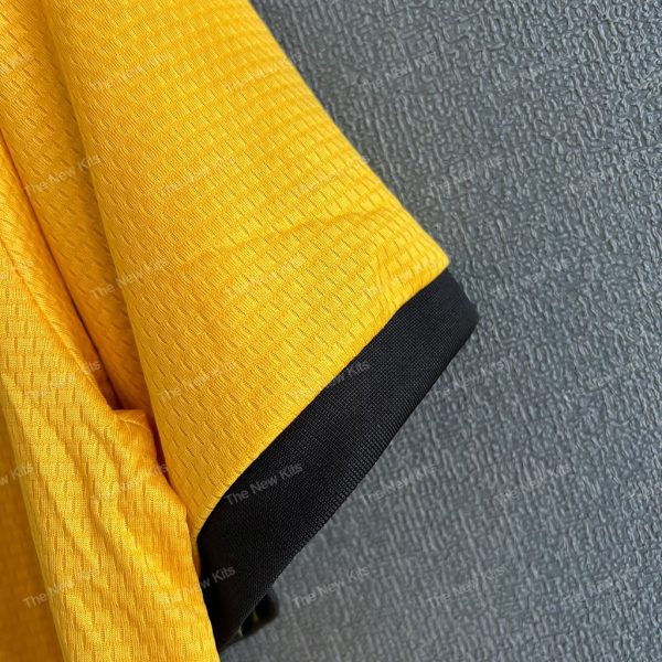 Wolverhampton Wanderers Home (4) Wolverhampton Wanderers Home (4)