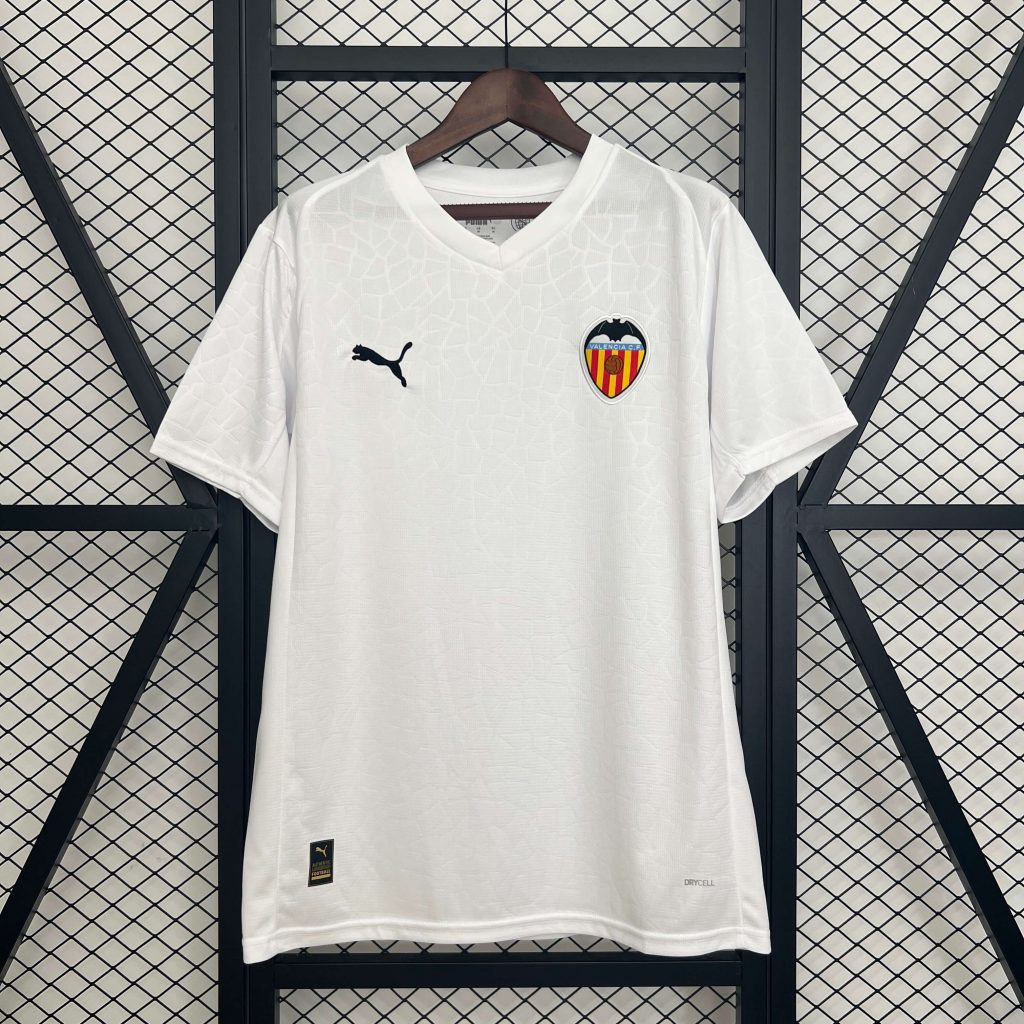 Valencia 25/26 Home Kit – Fan Version