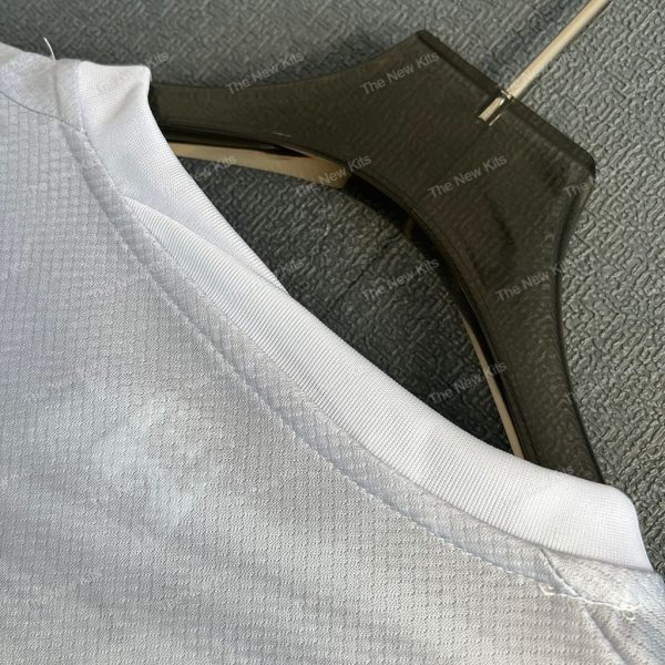 Wolfsburg Away (6) Wolfsburg Away (6)