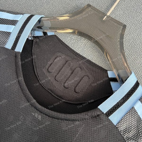 Aston Villa Away (3) Aston Villa Away (3)