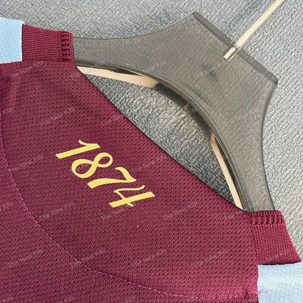 Aston Villa Home Player Version (6) Aston Villa Home Player Version (6)