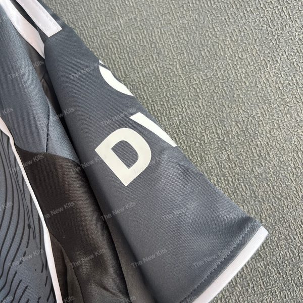 Eintracht Frankfurt Third (4) Eintracht Frankfurt Third (4)