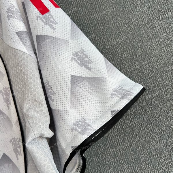 Man Utd Concept Devil White Player Version (4) Man Utd Concept Devil White Player Version (4)