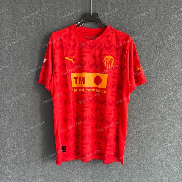 Valencia Away (1)