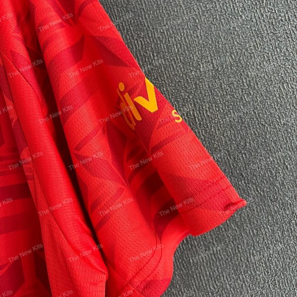 Valencia Away (4) Valencia Away (4)