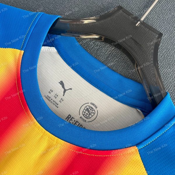 Valencia Third (3) Valencia Third (3)