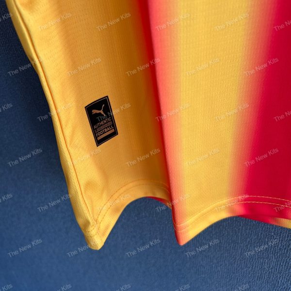 Valencia Third (5) Valencia Third (5)