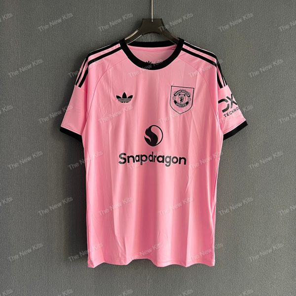 Man Utd GK Pink (1)