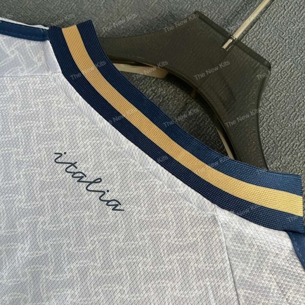 Italy Away (6) Italy Away (6)