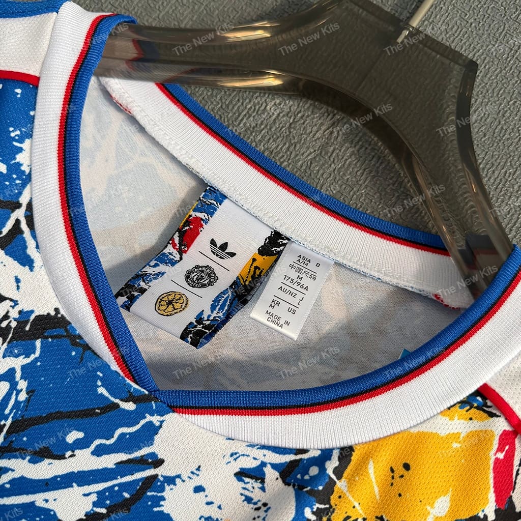 Manchester United Stone Roses kit- Fan Version