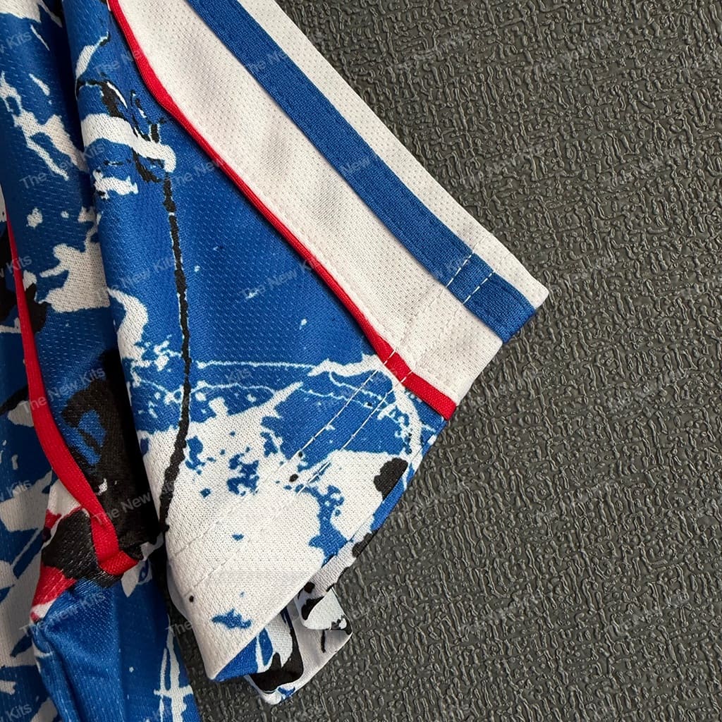 Manchester United Stone Roses kit- Fan Version