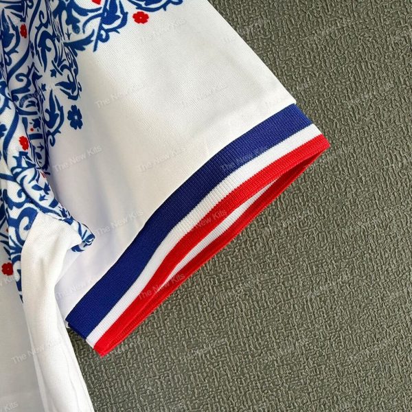 Reading Home (4) Reading Home (4)