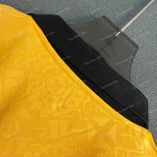 Wolverhampton Wanderers Home (6) Wolverhampton Wanderers Home (6)