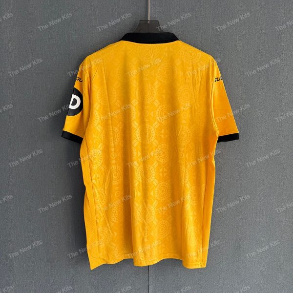 Wolverhampton Wanderers Home (7) Wolverhampton Wanderers Home (7)